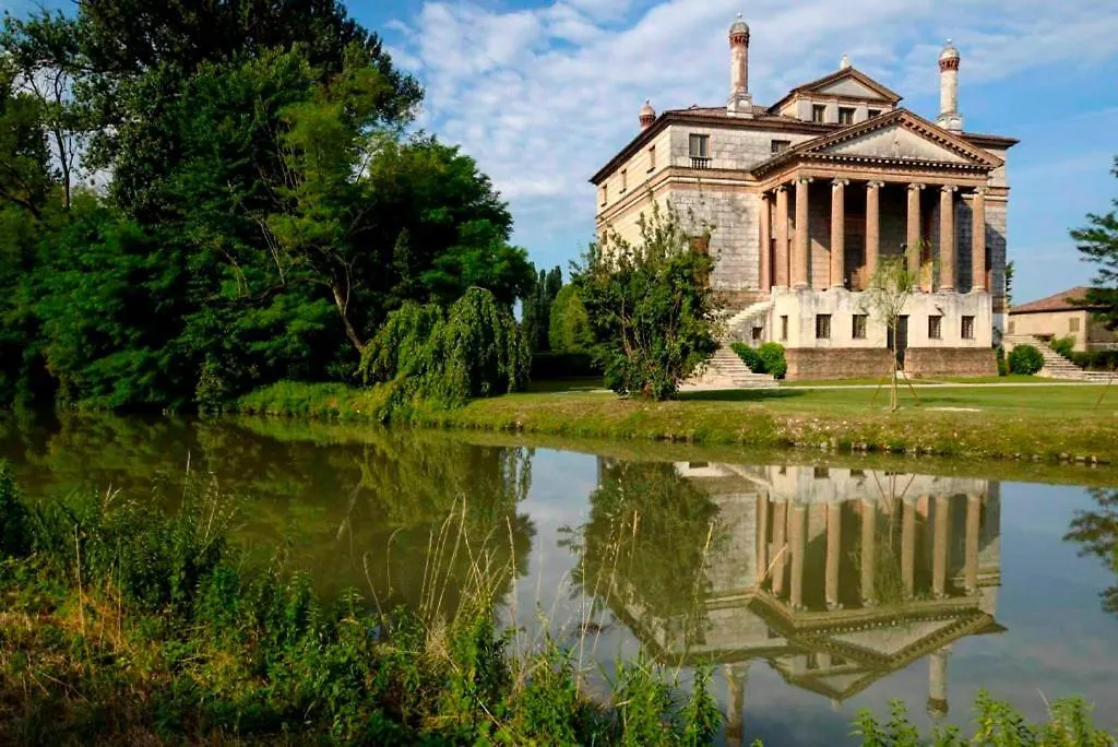 Hotel Isola Di Caprera Mira 3*,